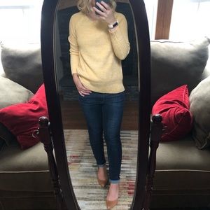 American Eagle Pale Yellow Sweater